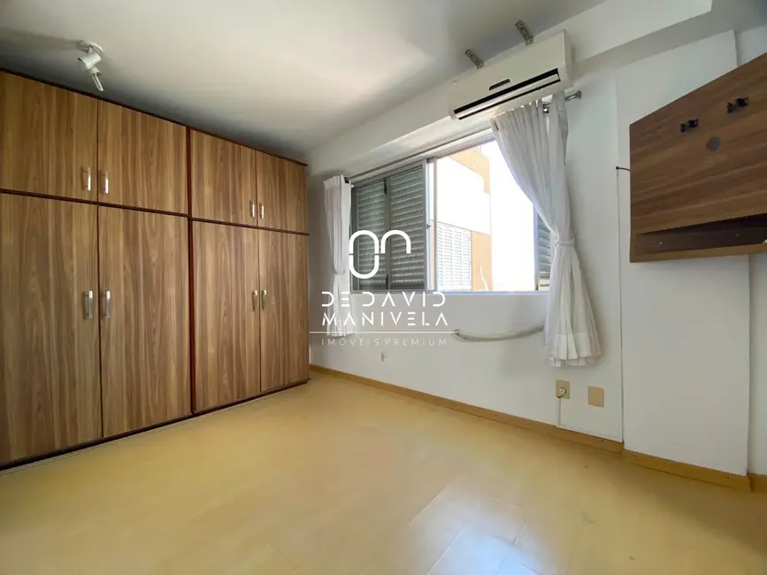Apartamento com 3 quartos para alugar, 200m2 em Centro, Santa Maria - RS - imagem 9 Foto 9 de Apartamento com 3 quartos para alugar, 200m2 em Centro, Santa Maria - RS