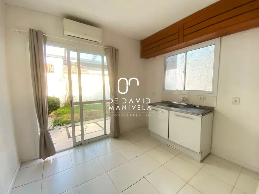 Foto 3 de Casa de Condomínio com 2 quartos para alugar, 46m2 em Cerrito, Santa Maria - RS