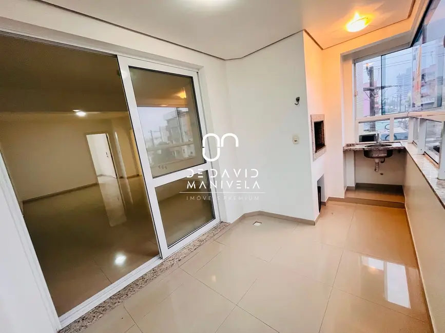 Foto 6 de Apartamento com 3 quartos para alugar, 125m2 em Menino Jesus, Santa Maria - RS