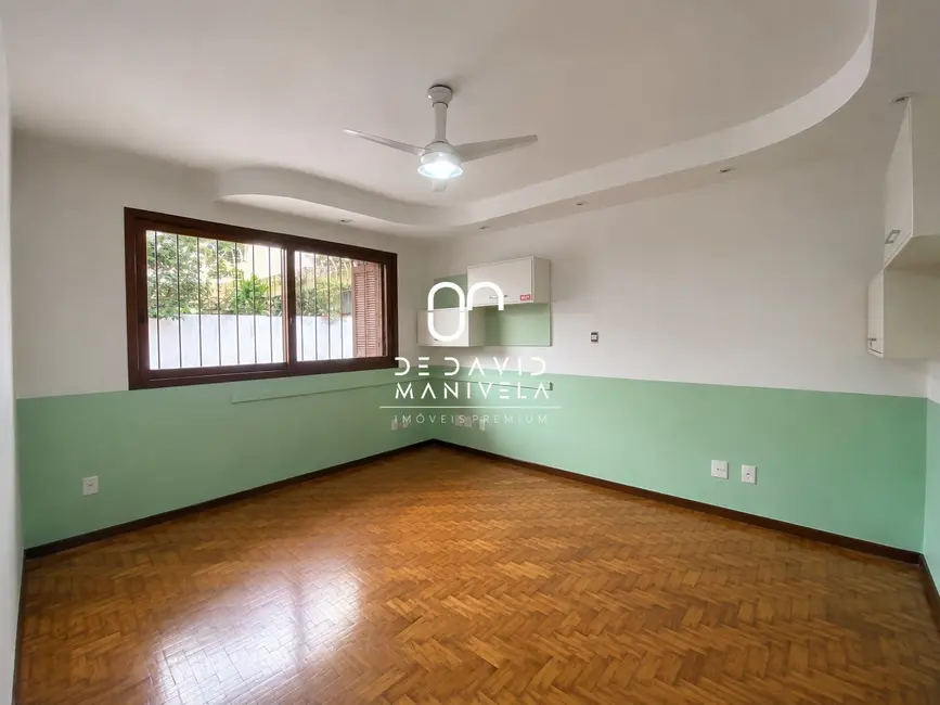 Foto 9 de Casa com 4 quartos para alugar, 297m2 em Nossa Senhora de Lourdes, Santa Maria - RS