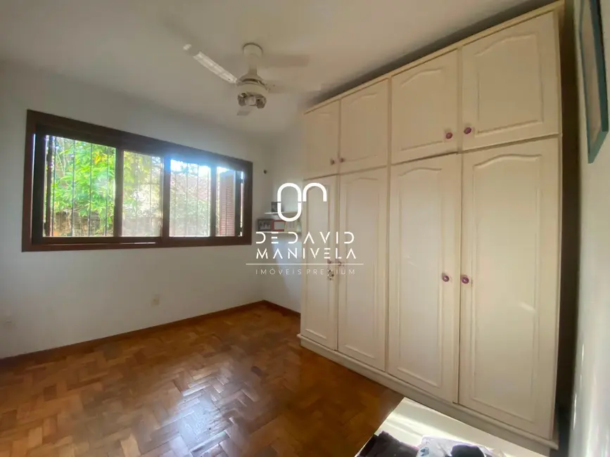 Foto 5 de Casa com 4 quartos para alugar, 297m2 em Nossa Senhora de Lourdes, Santa Maria - RS