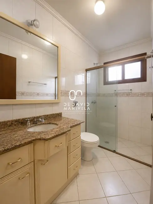 Foto 8 de Casa com 4 quartos para alugar, 297m2 em Nossa Senhora de Lourdes, Santa Maria - RS