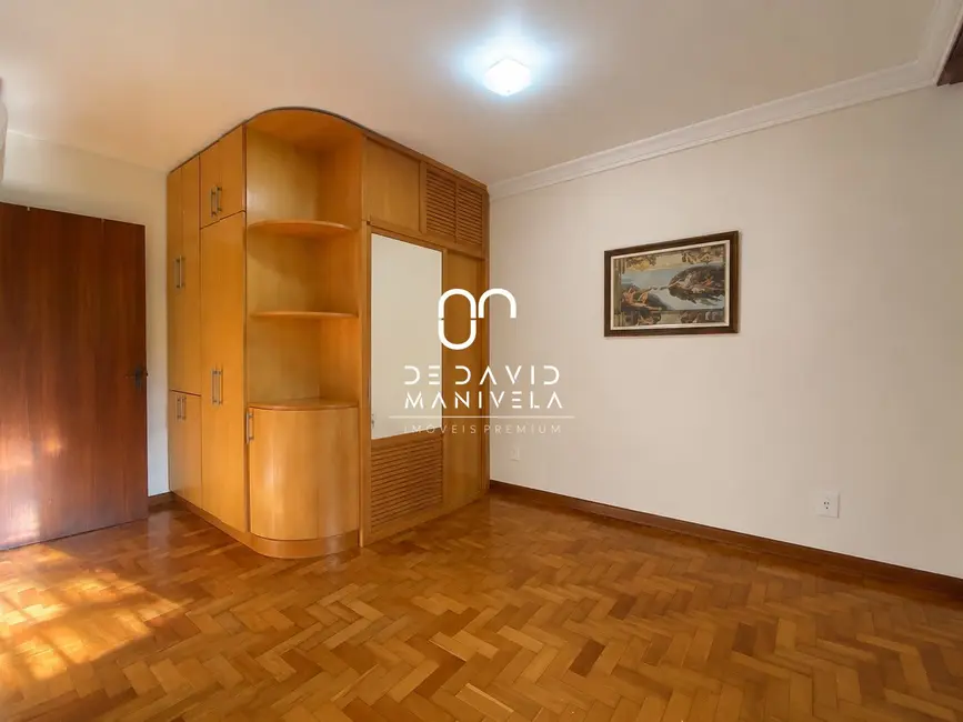 Foto 6 de Casa com 4 quartos para alugar, 297m2 em Nossa Senhora de Lourdes, Santa Maria - RS