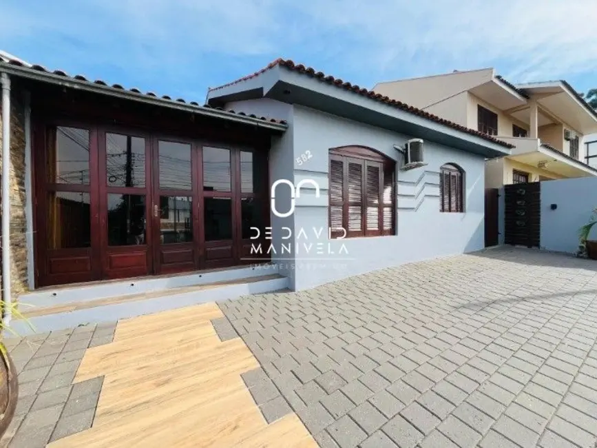 Foto 1 de Casa com 3 quartos para alugar, 197m2 em Dom Antônio Reis, Santa Maria - RS