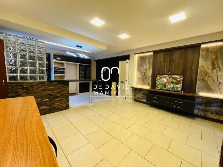 Foto 6 de Casa com 3 quartos para alugar, 197m2 em Dom Antônio Reis, Santa Maria - RS