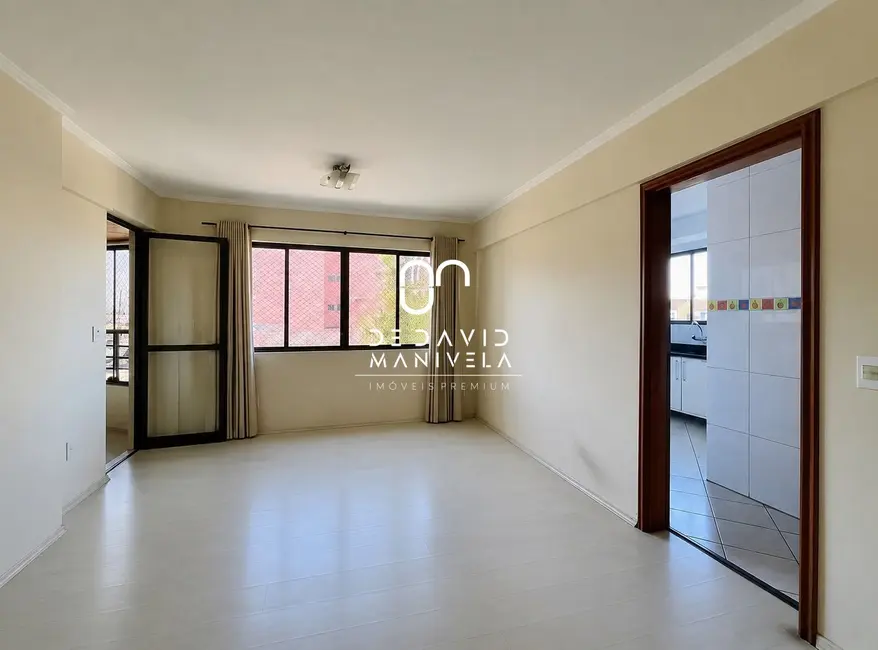 Apartamento com 2 quartos para alugar, 82m2 em Nossa Senhora de Fátima, Santa Maria - RS - imagem 3 Foto 3 de Apartamento com 2 quartos para alugar, 82m2 em Nossa Senhora de Fátima, Santa Maria - RS