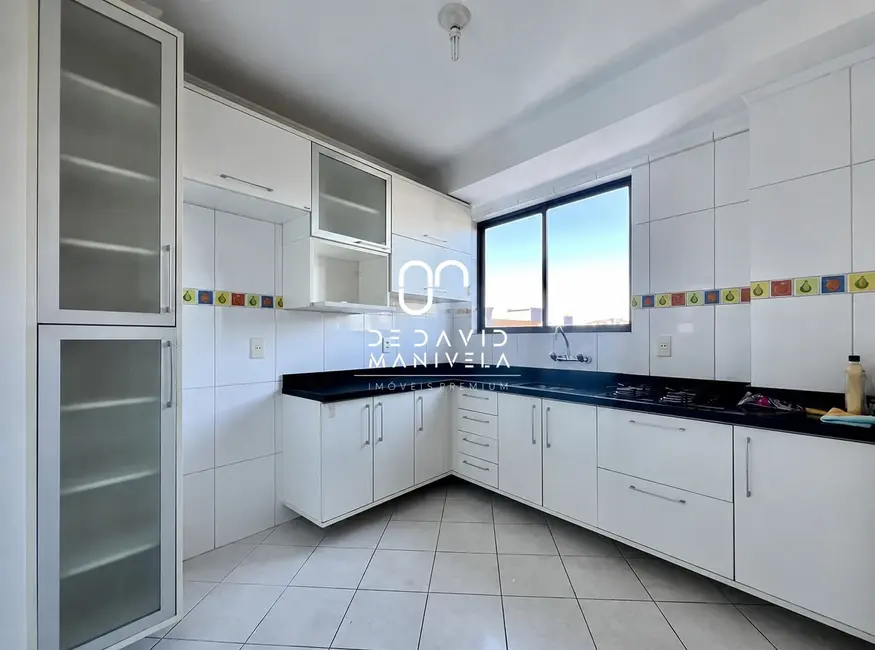 Apartamento com 2 quartos para alugar, 82m2 em Nossa Senhora de Fátima, Santa Maria - RS - imagem 4 Foto 4 de Apartamento com 2 quartos para alugar, 82m2 em Nossa Senhora de Fátima, Santa Maria - RS