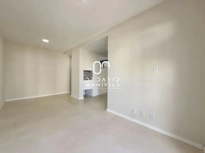 Foto 2 de Apartamento com 2 quartos para alugar, 60m2 em São José, Santa Maria - RS