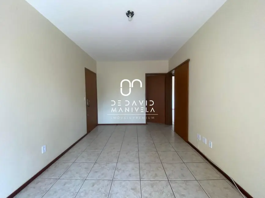 Foto 2 de Apartamento com 2 quartos para alugar, 74m2 em Nossa Senhora Medianeira, Santa Maria - RS