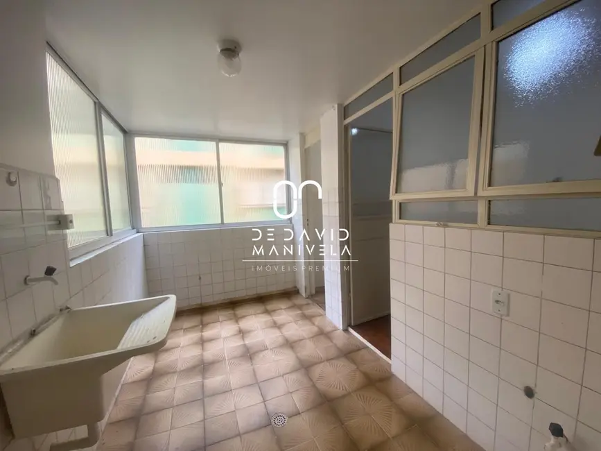 Apartamento com 2 quartos para alugar, 102m2 em Centro, Santa Maria - RS - imagem 9 Foto 9 de Apartamento com 2 quartos para alugar, 102m2 em Centro, Santa Maria - RS