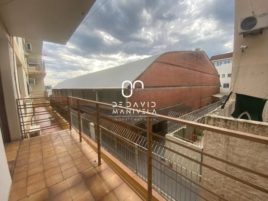Apartamento com 2 quartos para alugar, 102m2 em Centro, Santa Maria - RS - imagem 3 Foto 3 de Apartamento com 2 quartos para alugar, 102m2 em Centro, Santa Maria - RS
