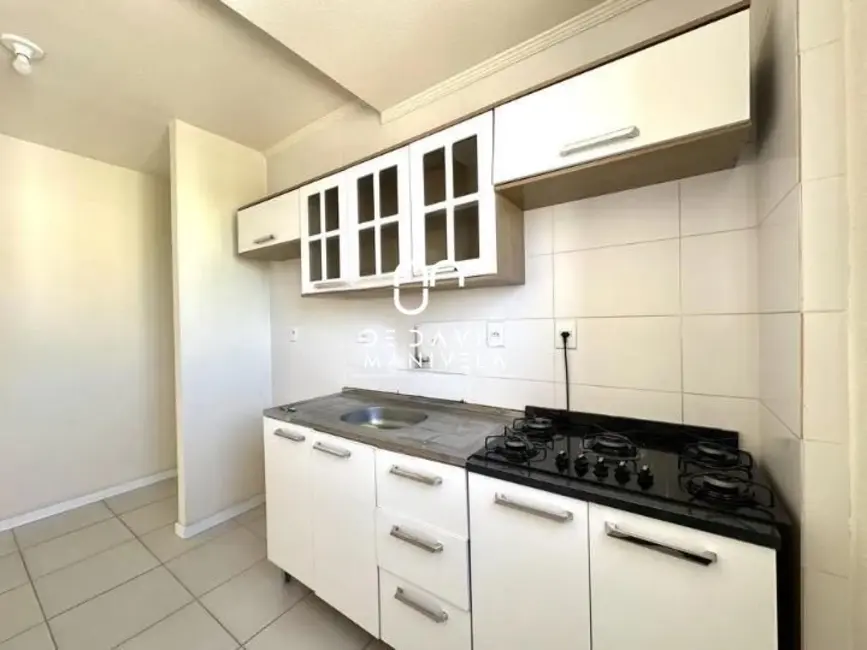 Foto 4 de Apartamento com 3 quartos para alugar, 60m2 em Nossa Senhora Medianeira, Santa Maria - RS