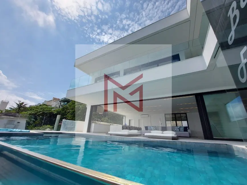 Foto 3 de Casa com 6 quartos à venda, 750m2 em Enseada, Guaruja - SP