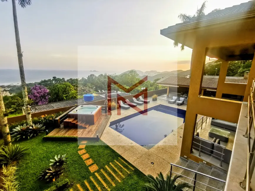 Foto 1 de Casa com 7 quartos à venda, 800m2 em Enseada, Guaruja - SP
