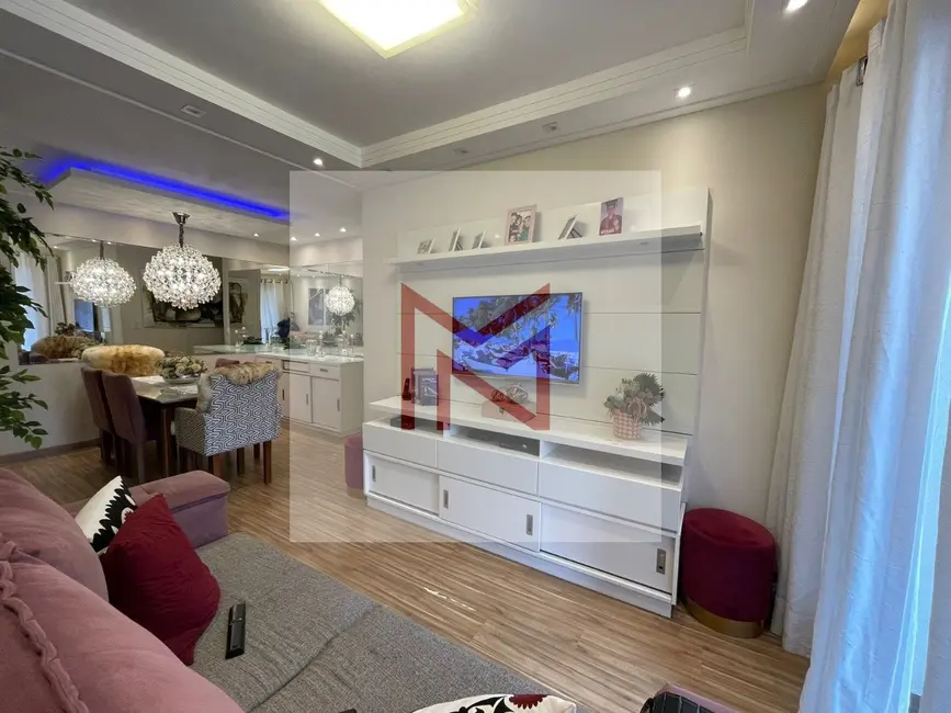 Foto 2 de Apartamento com 3 quartos à venda, 98m2 em Jardim Las Palmas, Guaruja - SP