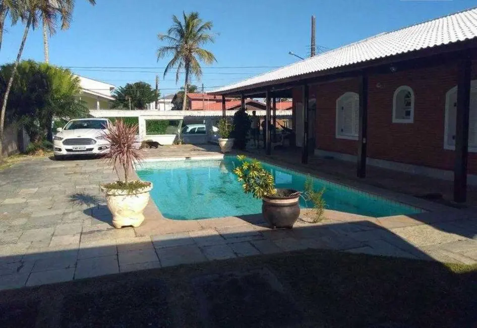 Foto 1 de Casa com 5 quartos à venda, 600m2 em Itanhaem - SP
