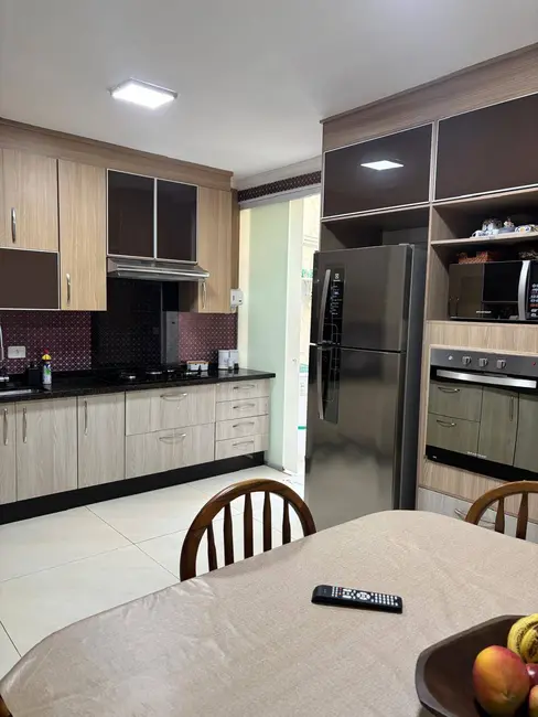 Foto 3 de Sobrado com 3 quartos à venda, 186m2 em Eldorado, Diadema - SP