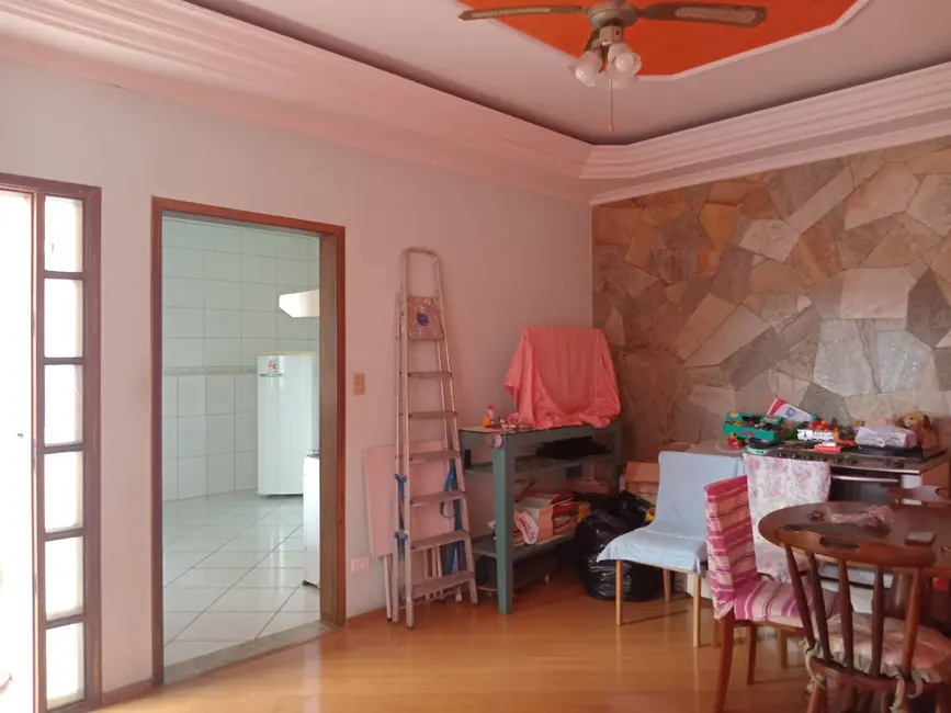 Sobrado com 6 quartos à venda e para alugar, 332m2 em Eldorado, Diadema - SP - imagem 8 Foto 8 de Sobrado com 6 quartos à venda e para alugar, 332m2 em Eldorado, Diadema - SP