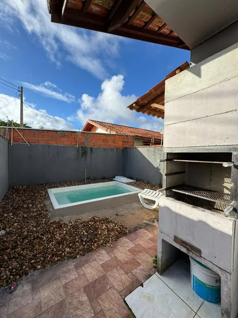 Foto 1 de Casa com 2 quartos à venda, 130m2 em Itanhaem - SP