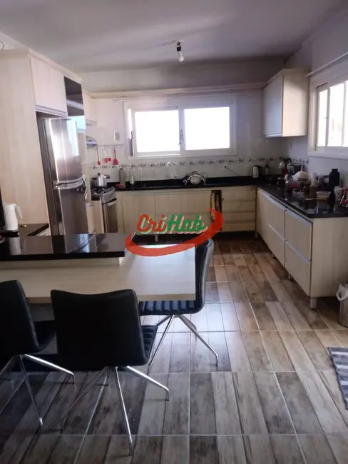 Sobrado com 6 quartos à venda, 1000m2 em Pelotas - RS - imagem 8 Foto 8 de Sobrado com 6 quartos à venda, 1000m2 em Pelotas - RS