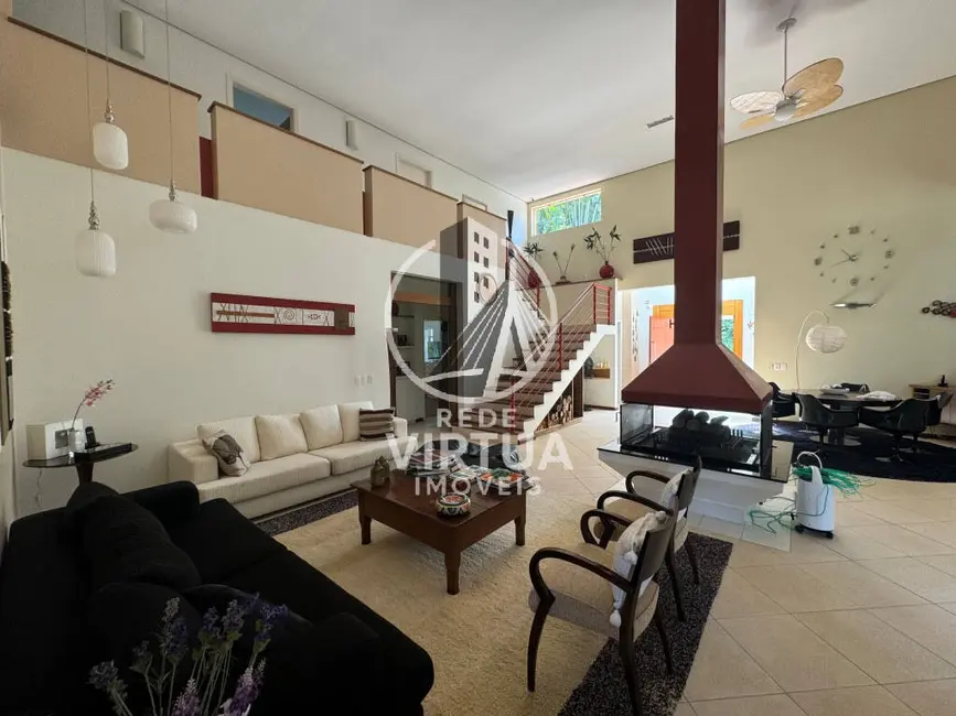 Foto 3 de Casa com 8 quartos à venda, 849m2 em Tanque, Atibaia - SP