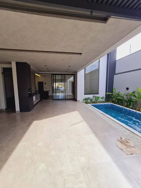 Foto 1 de Casa com 3 quartos à venda, 180m2 em Franca - SP