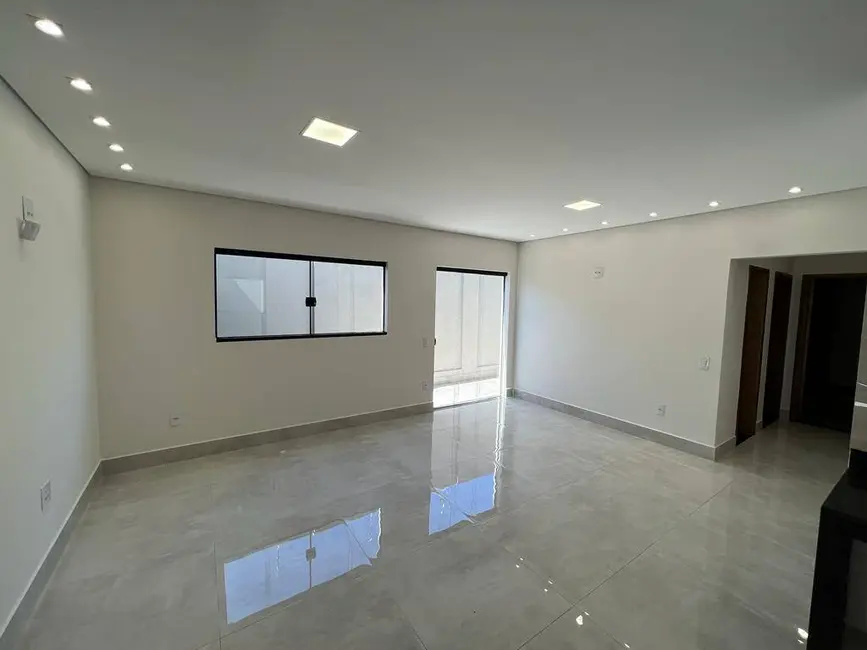 Foto 1 de Casa com 3 quartos à venda, 193m2 em Franca - SP