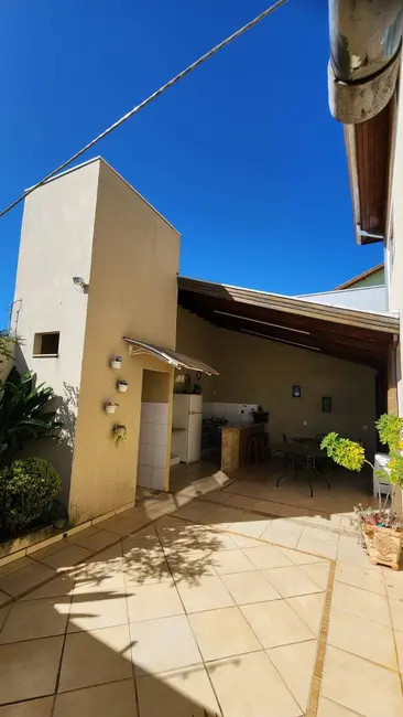 Casa com 4 quartos à venda, 210m2 em Franca - SP - imagem 5 Foto 5 de Casa com 4 quartos à venda, 210m2 em Franca - SP