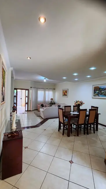 Casa com 4 quartos à venda, 210m2 em Franca - SP - imagem 9 Foto 9 de Casa com 4 quartos à venda, 210m2 em Franca - SP