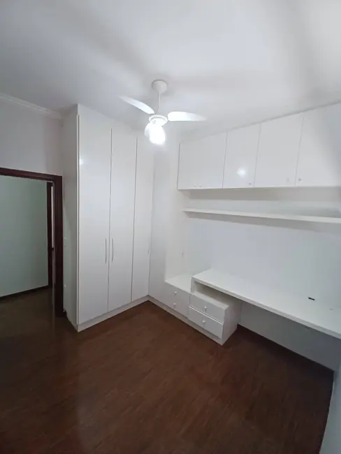 Foto 6 de Casa com 4 quartos à venda, 214m2 em Franca - SP