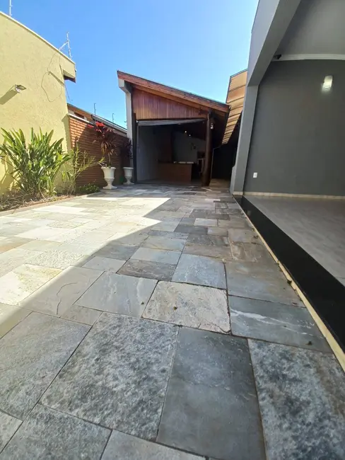 Foto 1 de Casa com 4 quartos à venda, 214m2 em Franca - SP