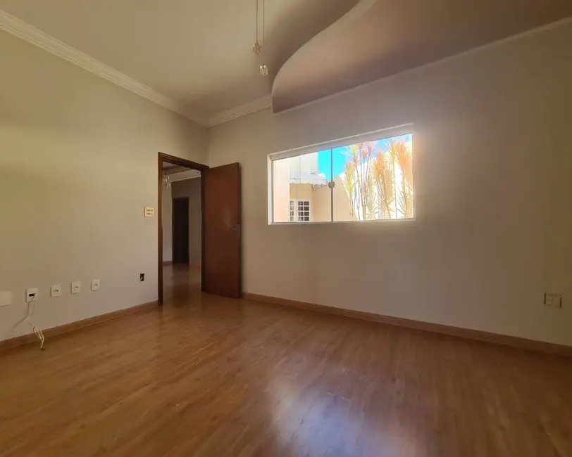 Foto 5 de Casa com 3 quartos à venda, 250m2 em Jardim Lima, Franca - SP