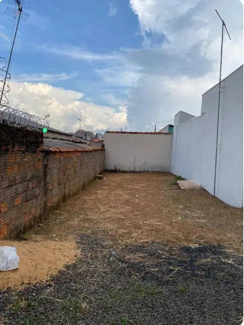 Foto 1 de Terreno / Lote à venda, 100m2 em Franca - SP