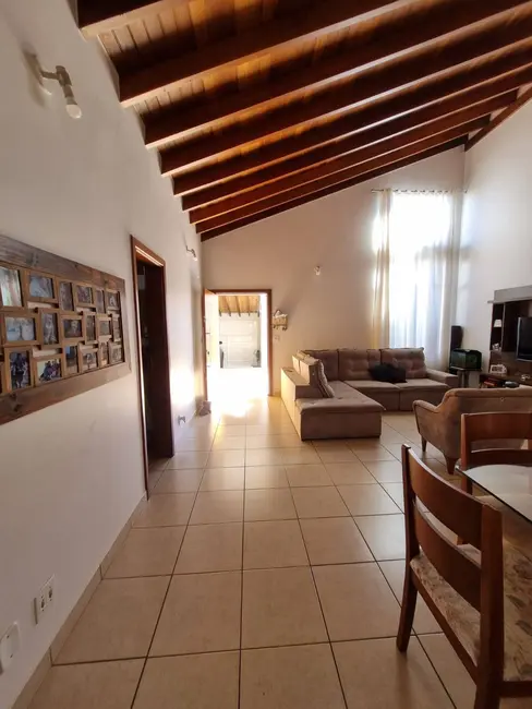 Foto 3 de Casa com 3 quartos à venda em Jardim Piratininga, Franca - SP