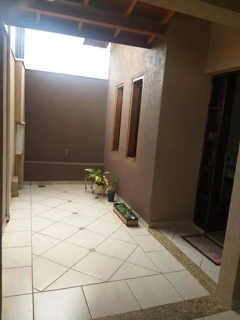 Foto 8 de Casa com 3 quartos à venda, 185m2 em Jardim Ângela Rosa, Franca - SP