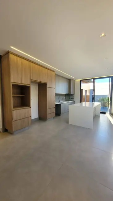 Foto 3 de Casa de Condomínio à venda, 206m2 em Franca - SP