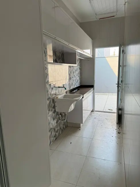 Foto 4 de Casa com 2 quartos à venda, 200m2 em Franca - SP
