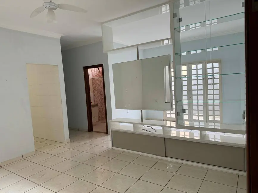 Foto 1 de Casa com 2 quartos à venda, 200m2 em Franca - SP