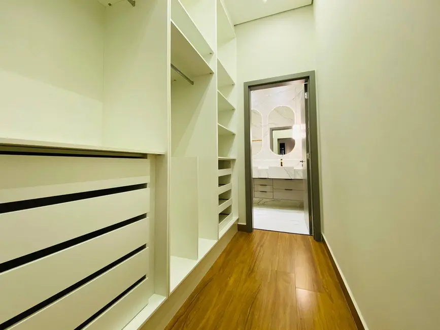 Foto 3 de Casa com 4 quartos à venda, 196m2 em Jardim Santa Lúcia, Franca - SP