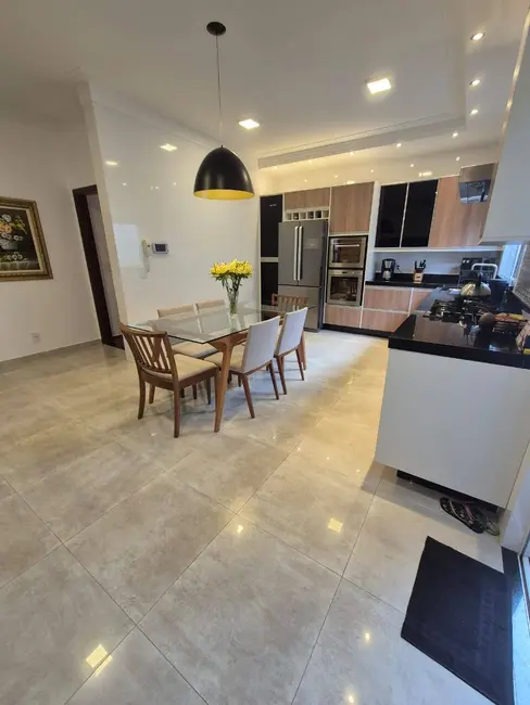 Foto 5 de Casa com 3 quartos à venda, 201m2 em Franca - SP