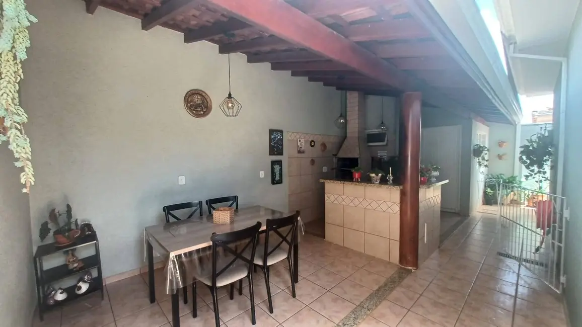 Foto 1 de Casa com 3 quartos à venda, 146m2 em Residencial São Vicente, Franca - SP