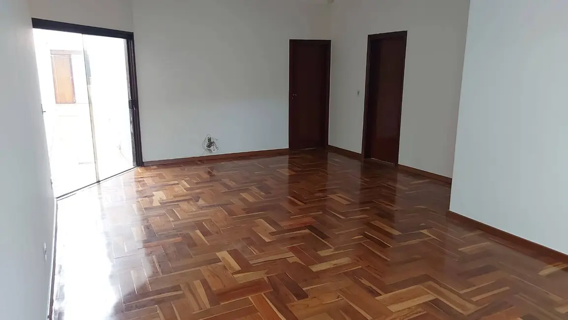 Foto 1 de Casa à venda, 250m2 em Jardim Ângela Rosa, Franca - SP