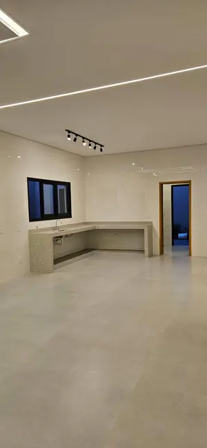Foto 2 de Casa à venda, 250m2 em São José, Franca - SP