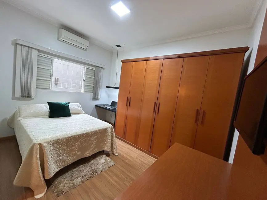 Foto 8 de Casa com 3 quartos à venda, 165m2 em Franca - SP