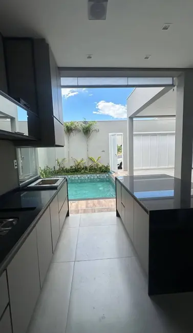 Foto 2 de Casa com 3 quartos à venda, 200m2 em Franca - SP