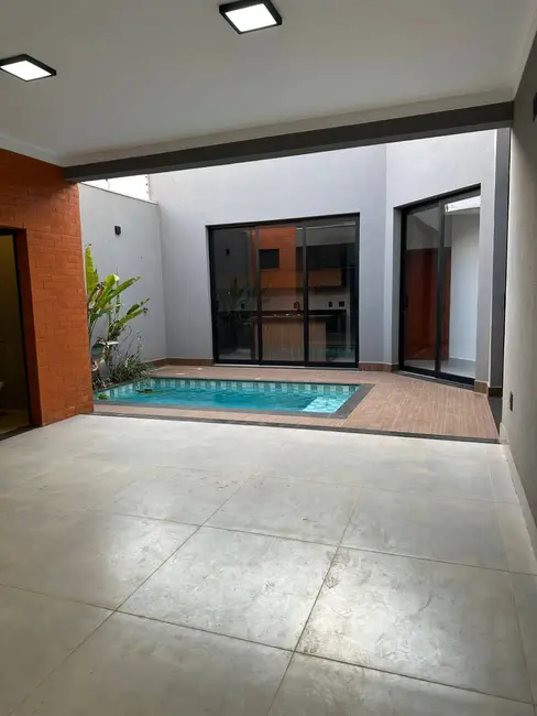 Foto 1 de Casa com 3 quartos à venda, 152m2 em Franca - SP