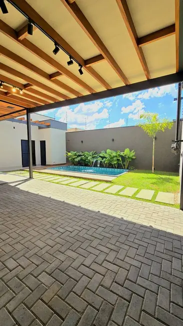 Foto 1 de Casa com 3 quartos à venda, 140m2 em Franca - SP