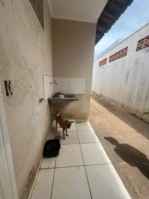 Foto 9 de Casa com 2 quartos à venda, 200m2 em Franca - SP