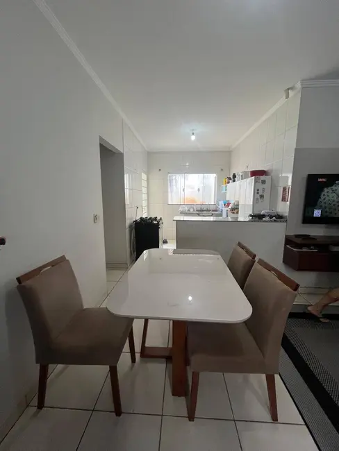 Foto 4 de Casa com 2 quartos à venda, 200m2 em Franca - SP