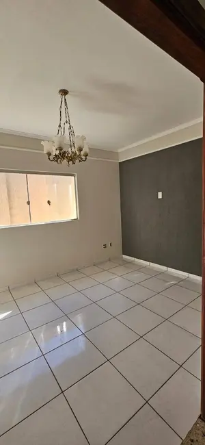 Foto 1 de Casa com 3 quartos à venda, 200m2 em Franca - SP